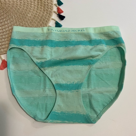 Victoria's Secret Seamless Brief Panty Seamless Teal Large NEW - Picture 2 of 2